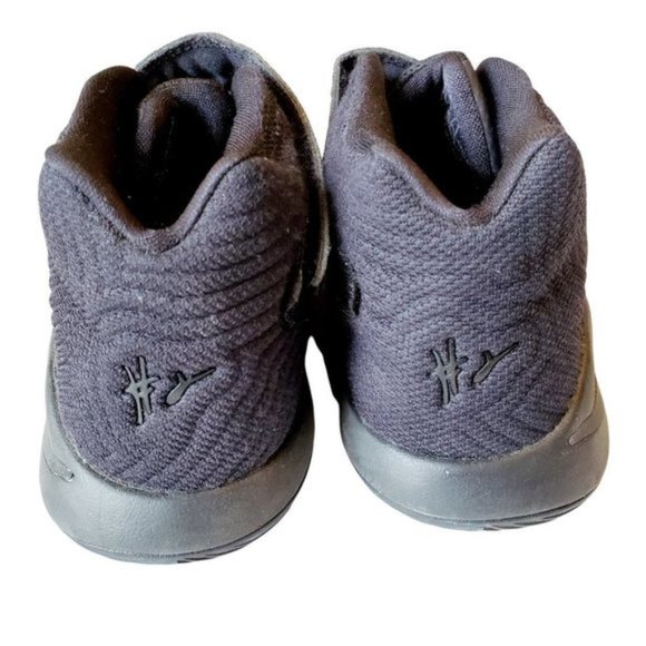 𝅺nike KYRIE 2 “TOUCH FACTOR” BASKETBALL BLACK SNEAKERS. SIZE 4.5 - Picture 6 of 12